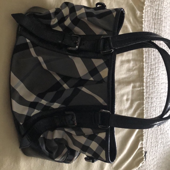 Burberry Lowry Black and White Tote Bag - Picture 2 of 4
